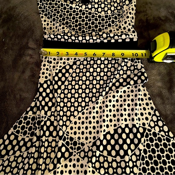 Zokai Flirty Comfortable Blank and White Pattern Dress - Picture 7 of 8